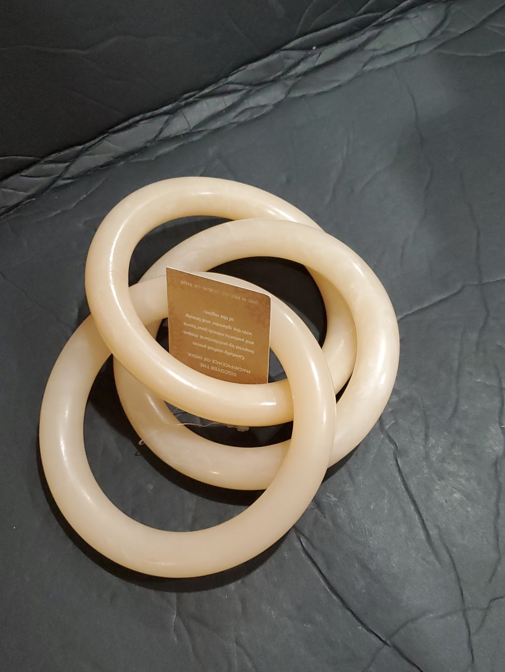 3piece Butterscotch cream acrylic interlocking home decor circle rings brand new
